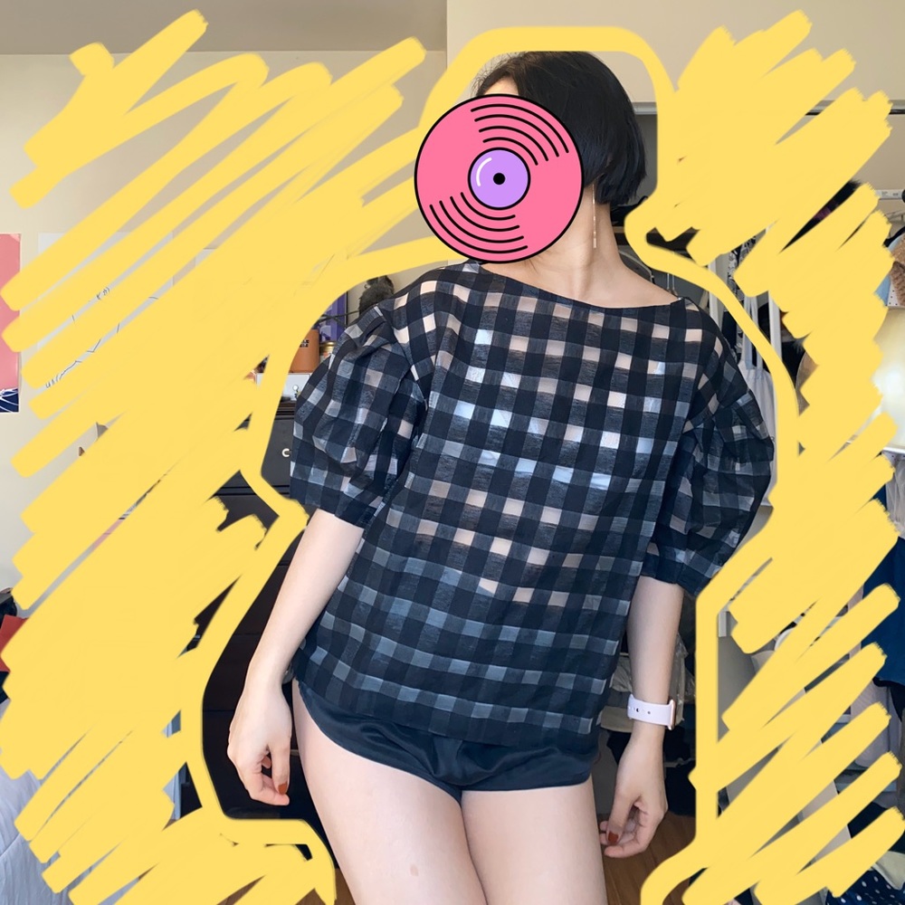 STATEMENT SHEER TOP